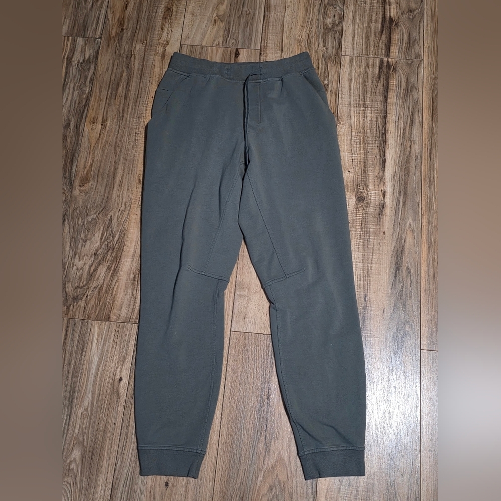 lululemon athletica Men's Olive-Style Drawstring Joggers - Picture 4 of 12